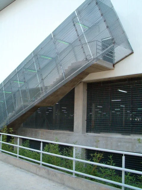 Escalera metálica con grating de Acero Grill